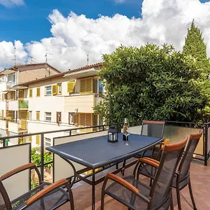  Apartment Lazzarich With Terrace